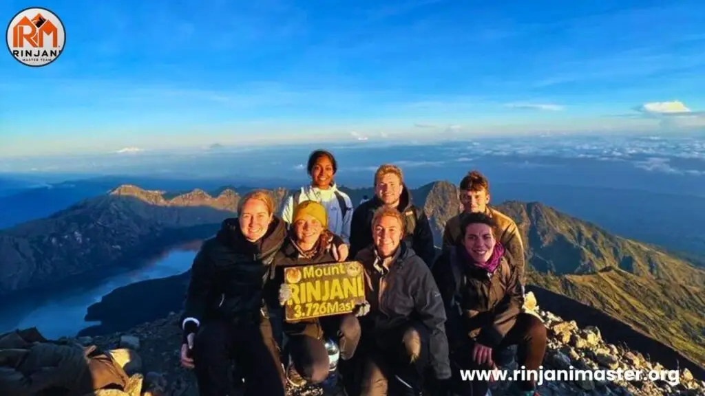 4D3N Rinjani Trekking – Summit, Lake, Hot Springs